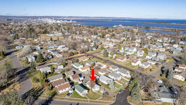 611 12th Ave E, Superior, WI 54880