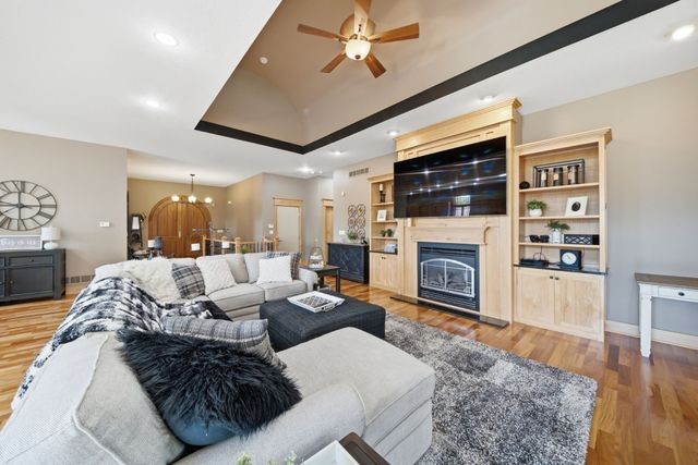 10351 NW Beaver Drive, Johnston, IA 50131