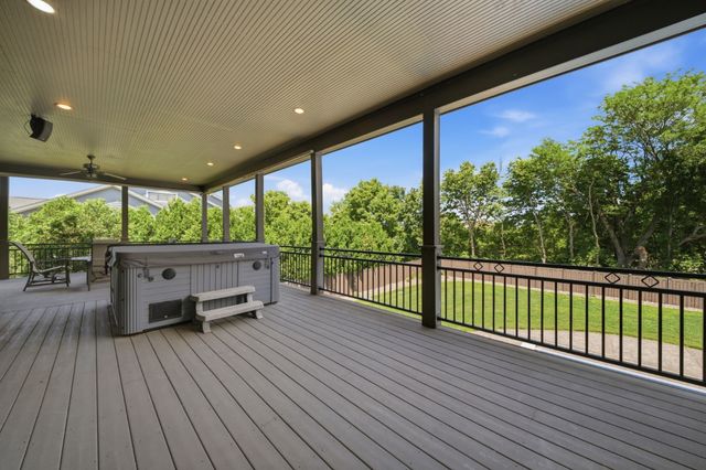 10351 NW Beaver Drive, Johnston, IA 50131