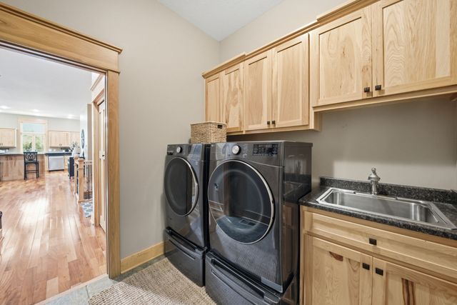 10351 NW Beaver Drive, Johnston, IA 50131