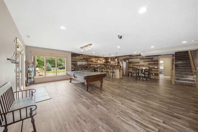 10351 NW Beaver Drive, Johnston, IA 50131