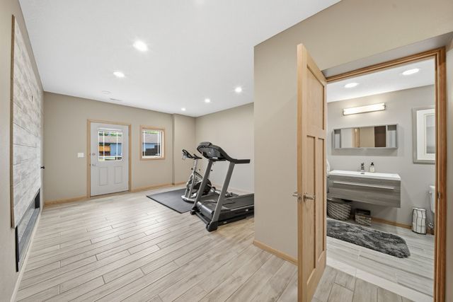 10351 NW Beaver Drive, Johnston, IA 50131