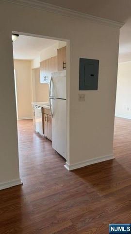 662 Goffle Road B-23, Hawthorne, NJ 07506