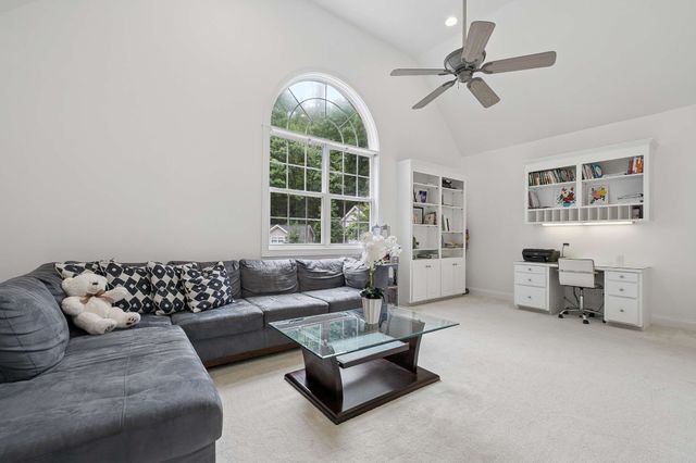 2580 Devon Valley Dr, Nashville, TN 37221