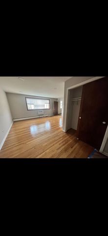 7019 N Ridge Boulevard 3C, Chicago, IL 60645