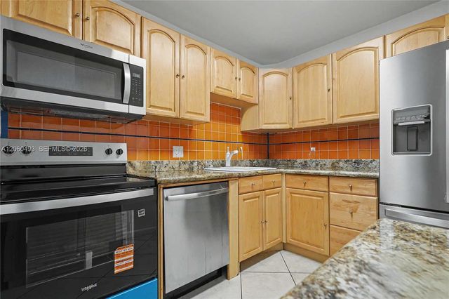 20335 W Country Club Dr 1702, Aventura, FL 33180