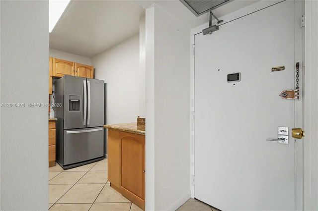 20335 W Country Club Dr 1702, Aventura, FL 33180