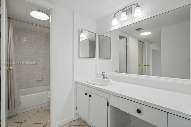 20335 W Country Club Dr 1702, Aventura, FL 33180