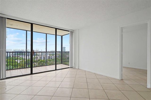 20335 W Country Club Dr 1702, Aventura, FL 33180