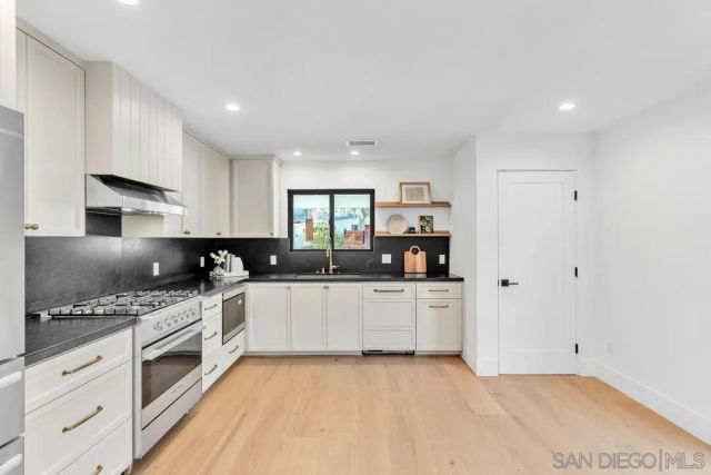 235 El Chico Lane, Coronado, CA 92118