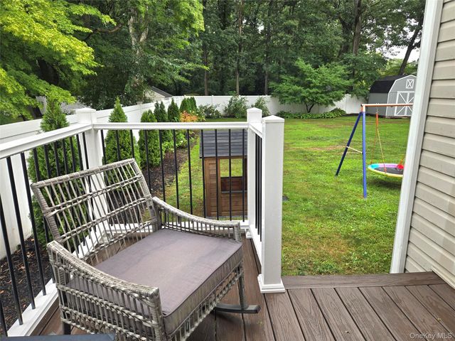 9 Runyon Street, Bay Shore, NY 11706