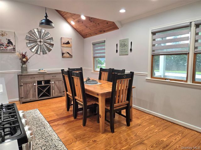 9 Runyon Street, Bay Shore, NY 11706