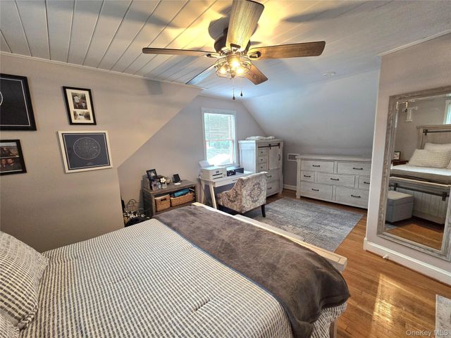 9 Runyon Street, Bay Shore, NY 11706