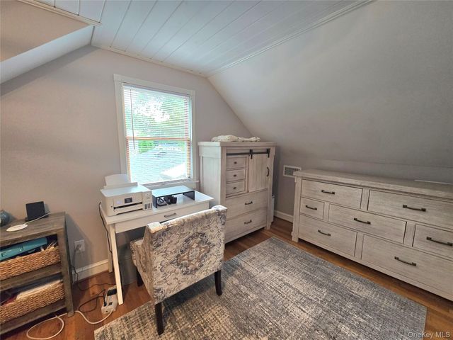 9 Runyon Street, Bay Shore, NY 11706