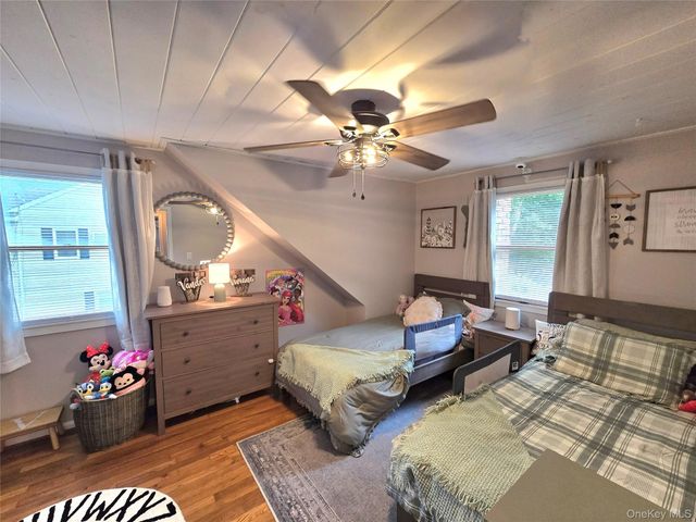 9 Runyon Street, Bay Shore, NY 11706