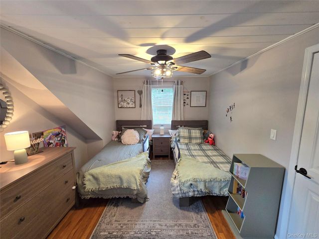 9 Runyon Street, Bay Shore, NY 11706