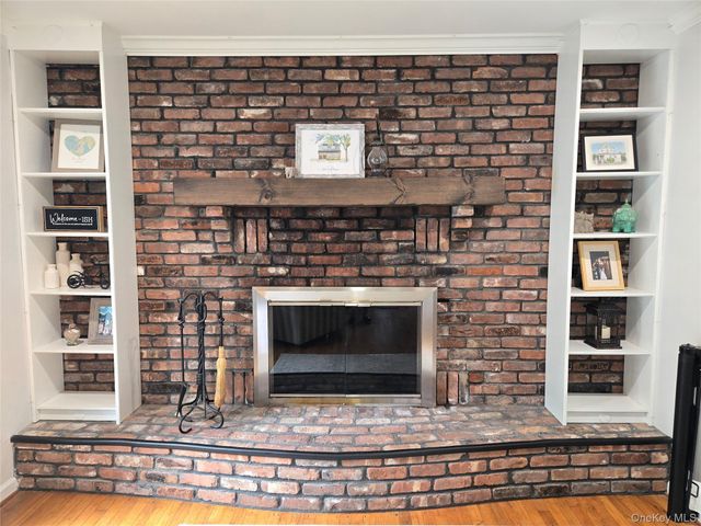 9 Runyon Street, Bay Shore, NY 11706