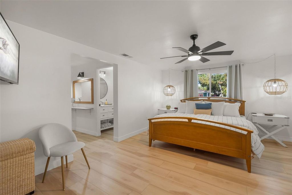 Image 17 of property listing at 401 PICASSO DRIVE, Nokomis, FL 34275