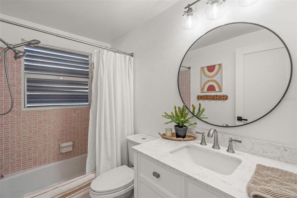 Image 29 of property listing at 401 PICASSO DRIVE, Nokomis, FL 34275