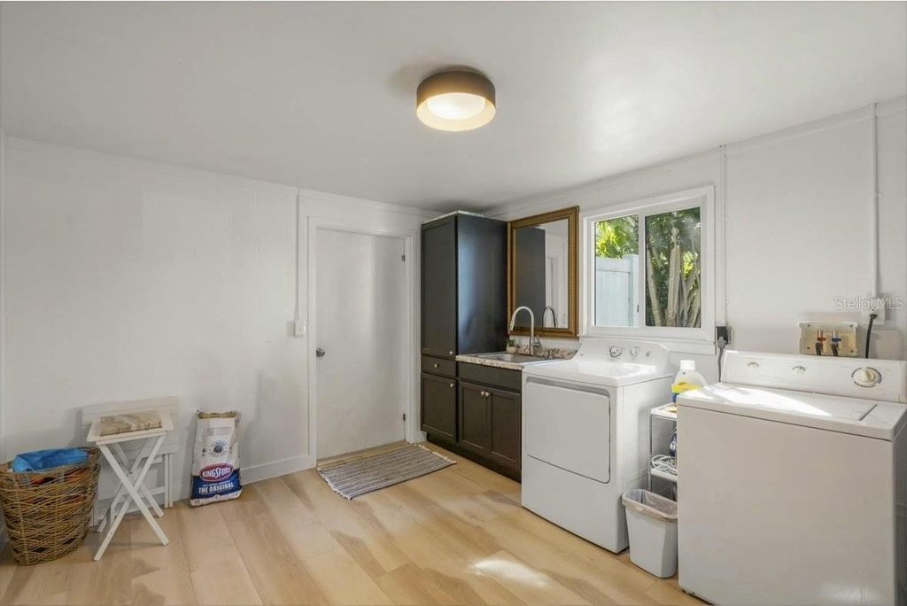 Image 30 of property listing at 401 PICASSO DRIVE, Nokomis, FL 34275