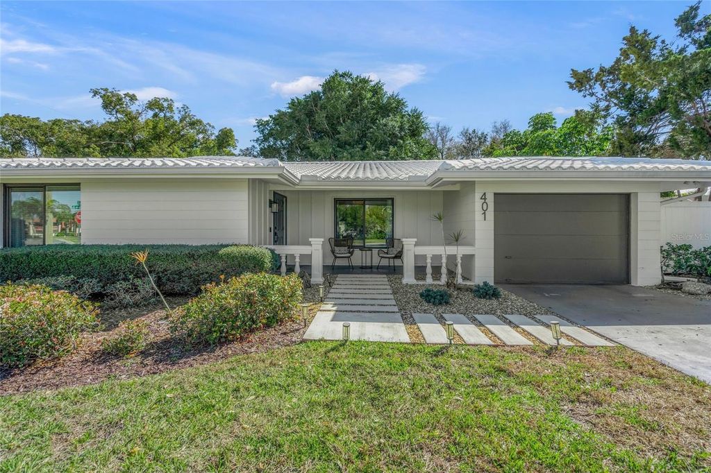Image 4 of property listing at 401 PICASSO DRIVE, Nokomis, FL 34275