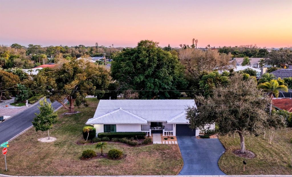 Image 51 of property listing at 401 PICASSO DRIVE, Nokomis, FL 34275