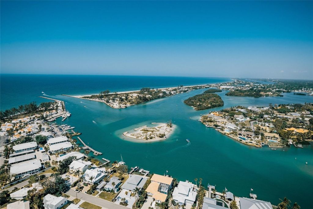 Image 66 of property listing at 401 PICASSO DRIVE, Nokomis, FL 34275