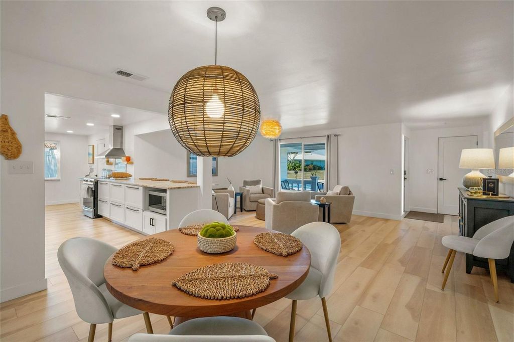 Image 10 of property listing at 401 PICASSO DRIVE, Nokomis, FL 34275