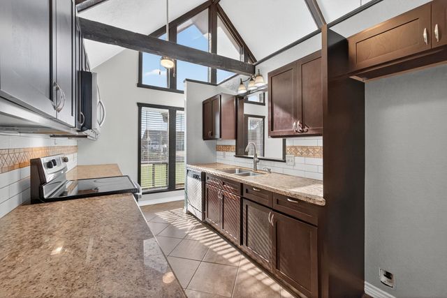 8440 Greenbriar Lane, Port Arthur, TX 77642