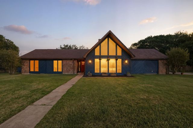 8440 Greenbriar Lane, Port Arthur, TX 77642