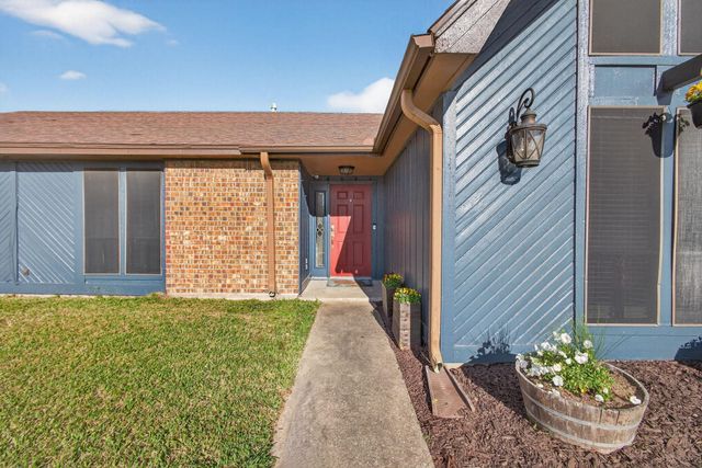 8440 Greenbriar Lane, Port Arthur, TX 77642