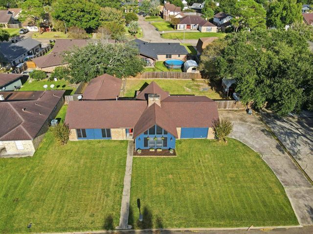 8440 Greenbriar Lane, Port Arthur, TX 77642