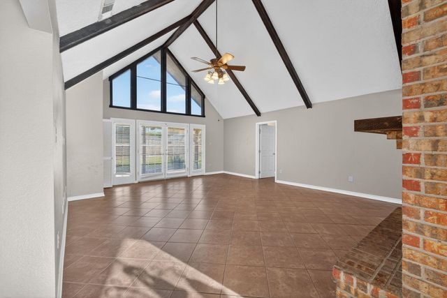 8440 Greenbriar Lane, Port Arthur, TX 77642