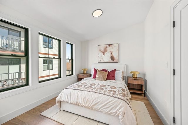 20 Whitney 6, Quincy, MA 02169