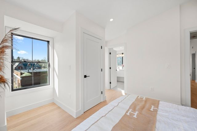 20 Whitney 6, Quincy, MA 02169