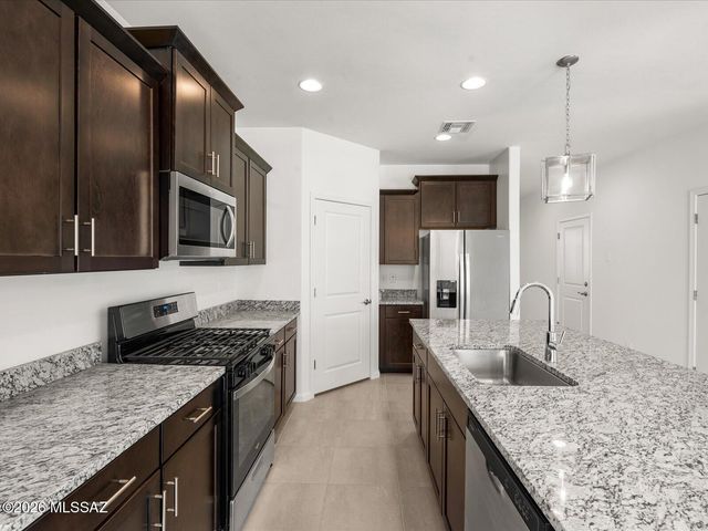 6741 W Cold Stream Court, Tucson, AZ 85757