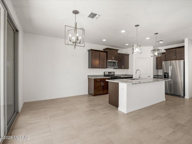 6741 W Cold Stream Court, Tucson, AZ 85757