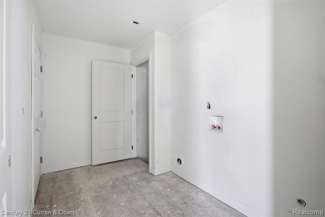 823 Nelsons Ridge Drive 13, Howell, MI 48843