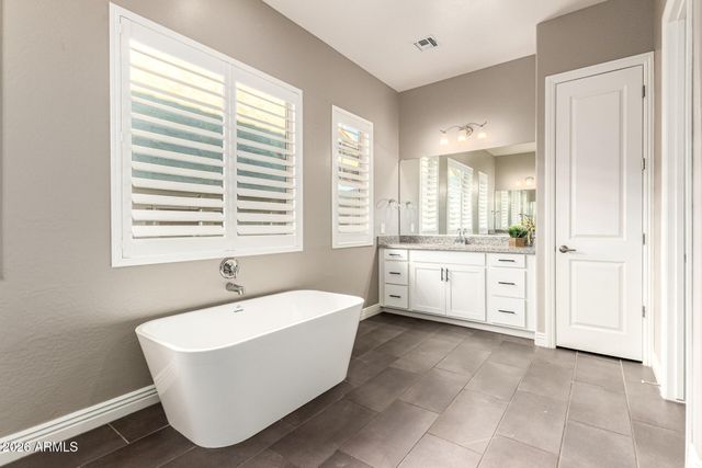 3541 E AQUARIUS Place, Chandler, AZ 85249