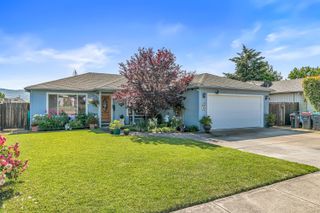3840 Arrowhead Drive, Medford, OR 97504