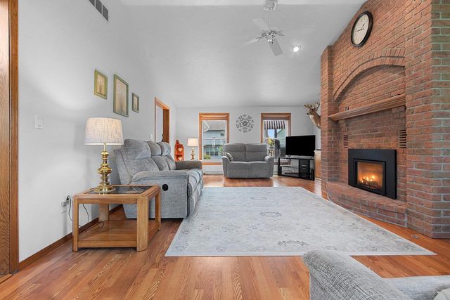 1734 O HEARN LANE, De Pere, WI 54115