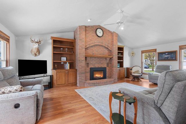1734 O HEARN LANE, De Pere, WI 54115