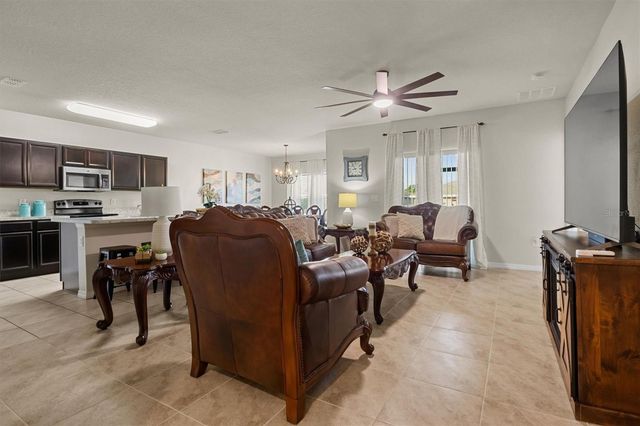 555 LUCERNE BOULEVARD, Winter Haven, FL 33881