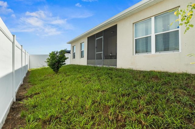 555 LUCERNE BOULEVARD, Winter Haven, FL 33881