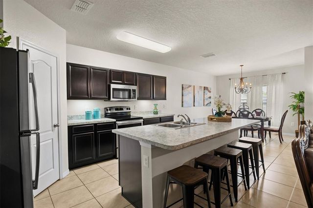 555 LUCERNE BOULEVARD, Winter Haven, FL 33881