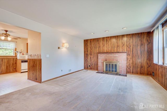 29 Hopkinson Avenue, Piscataway, NJ 08854