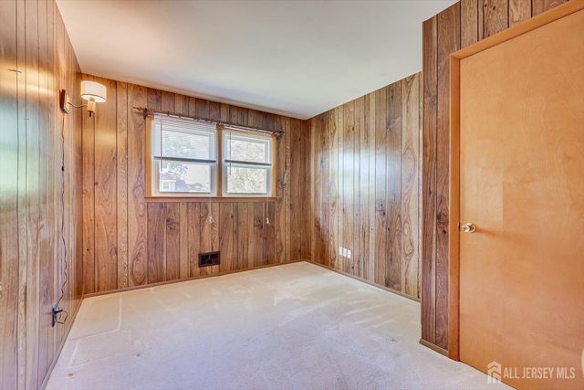 29 Hopkinson Avenue, Piscataway, NJ 08854