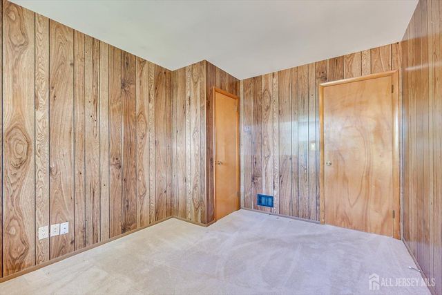 29 Hopkinson Avenue, Piscataway, NJ 08854