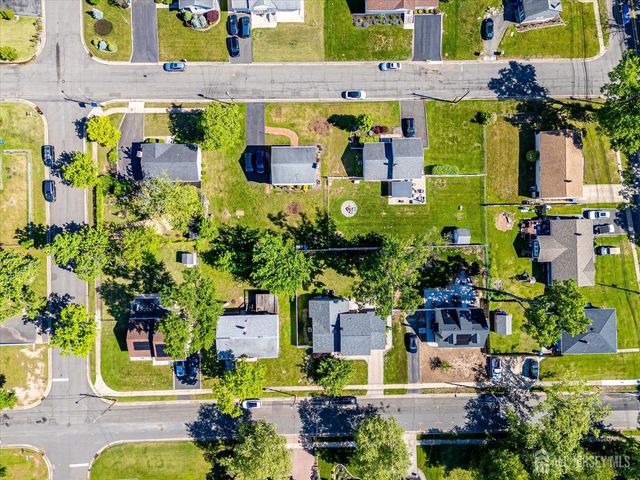 29 Hopkinson Avenue, Piscataway, NJ 08854