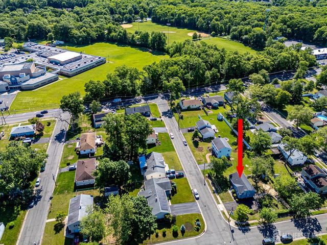 29 Hopkinson Avenue, Piscataway, NJ 08854